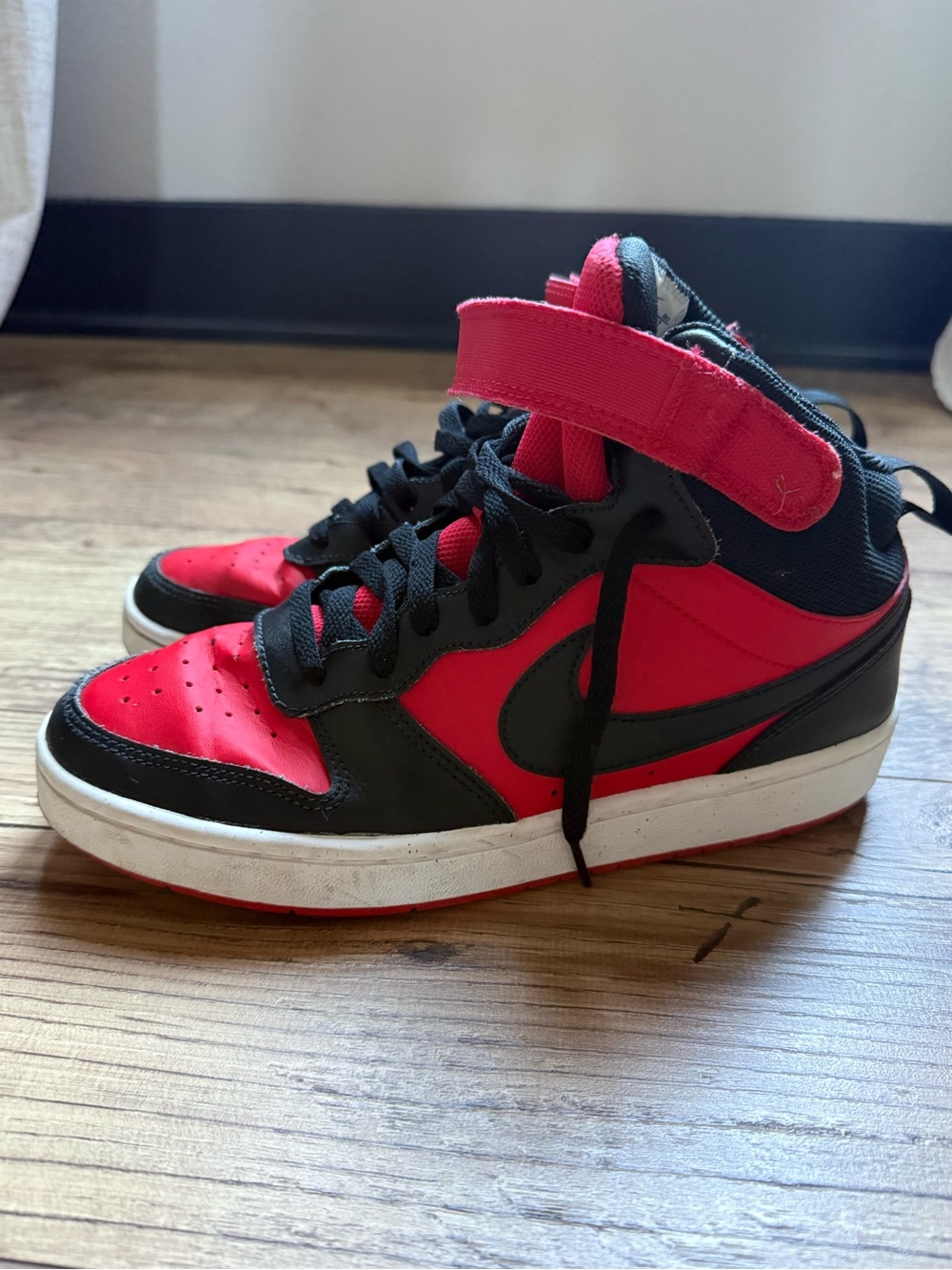 Kids Nike Court Borough Mid 2: Red and Black